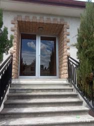 vue exterieur, escalier entrée commune